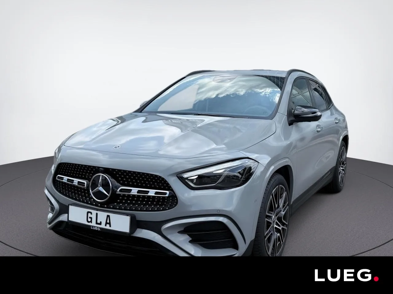 Mercedes-Benz GLA 200 SpurW S-Sitz W-Paket PDC SpurH AUT AHK - 163 PS