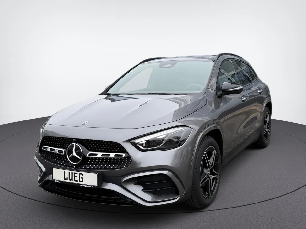 Mercedes-Benz GLA 200 Night SpurW 360 ACC AHK AUT DynLicht LED - 163 PS