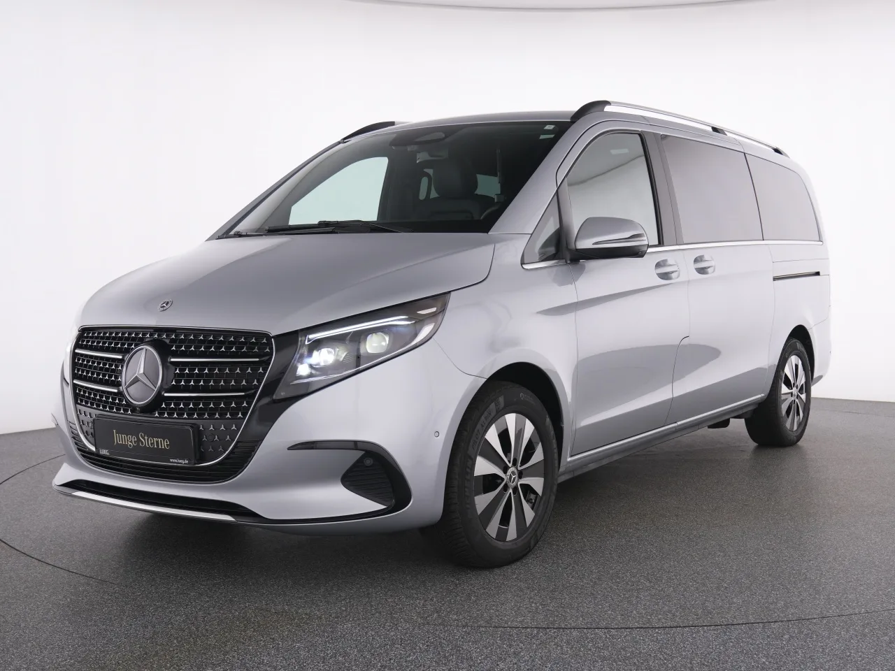 Mercedes-Benz V 300 d 4M AVANTGARDE MBUX+MBeam+Pano+AHK+360°+ - 237 PS