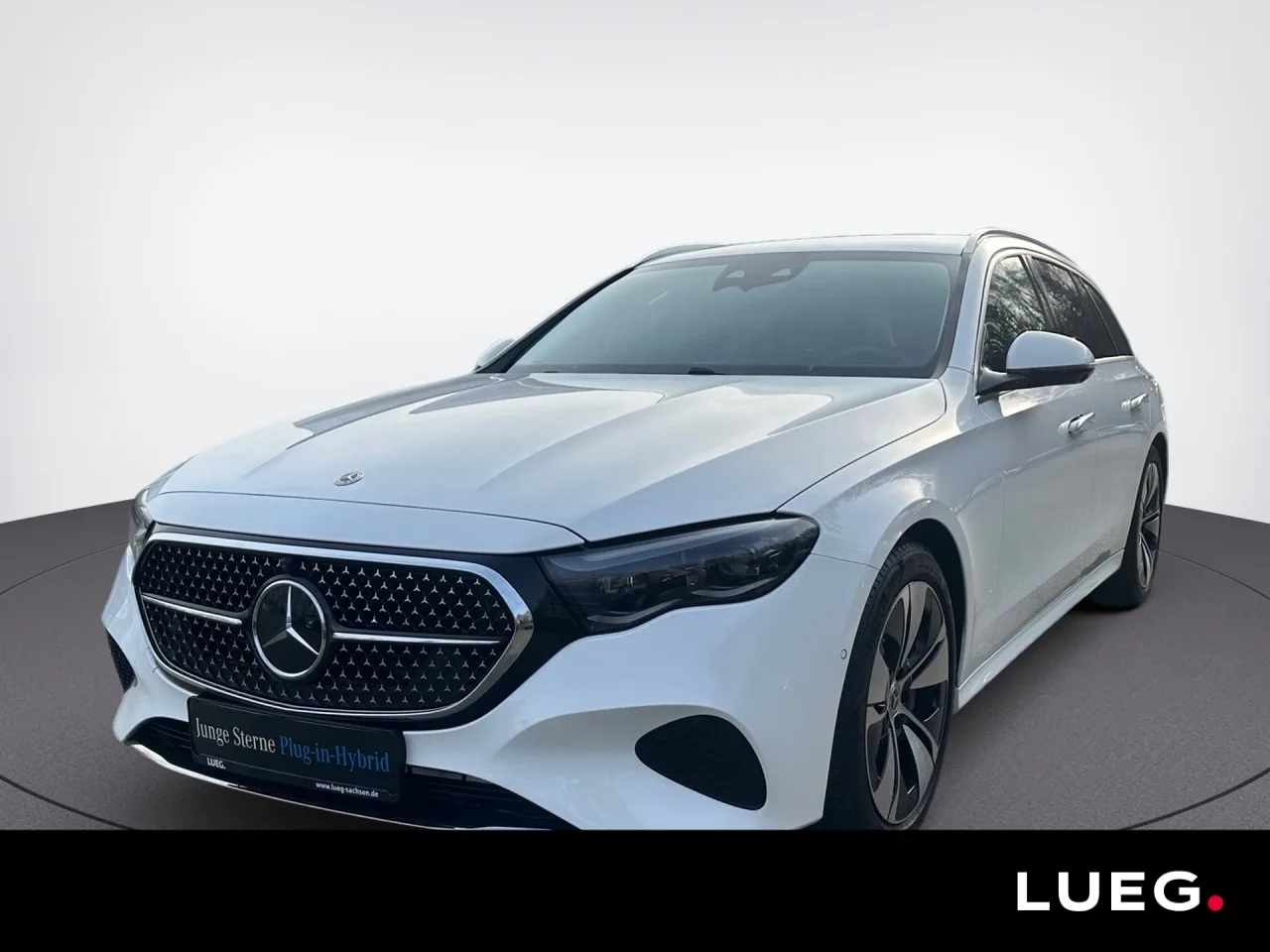 Mercedes-Benz E 300 T de AVANTGARDE+SUPERSCREEN+AHK+BURMESTER - 197 PS