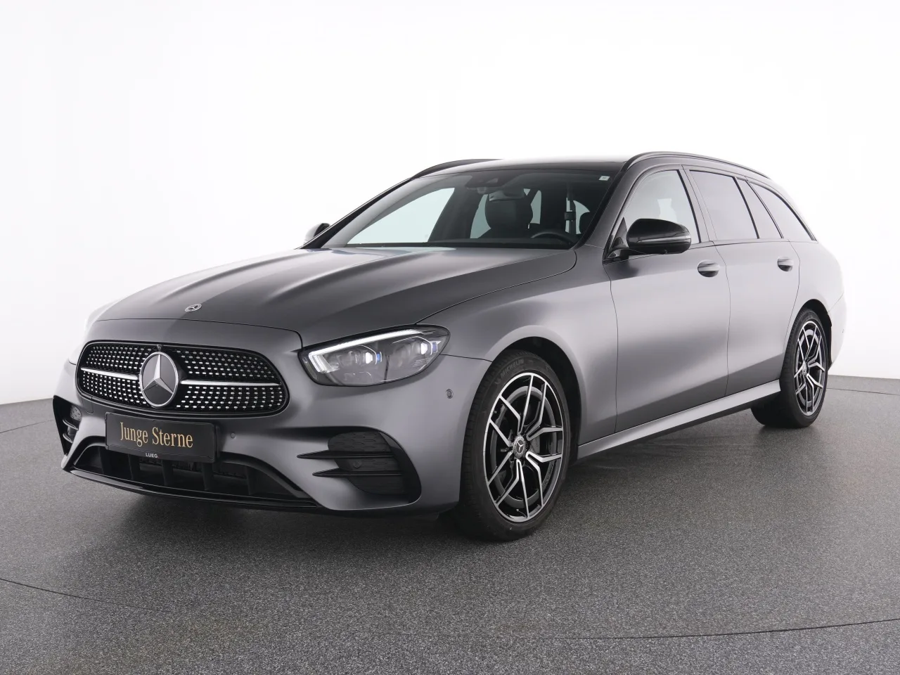 Mercedes-Benz E 200 T AMG+MBUXHighEnd+Pano+Burm+MBeam+AHK+360° - 197 PS