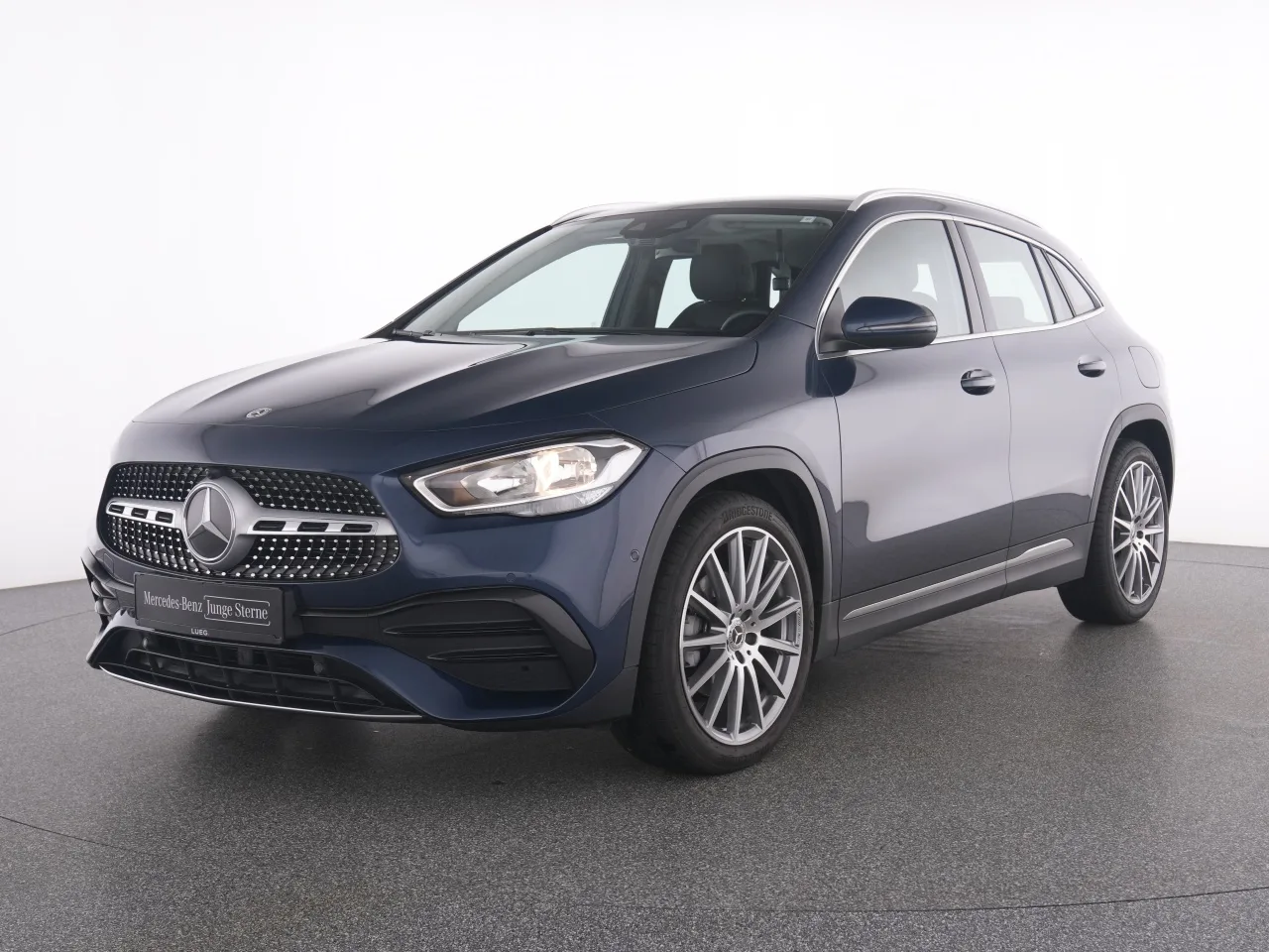 Mercedes-Benz GLA 200 AMG+MBUXHighE+Pano+20Zoll+SHZ+ACarPl+PTS - 163 PS