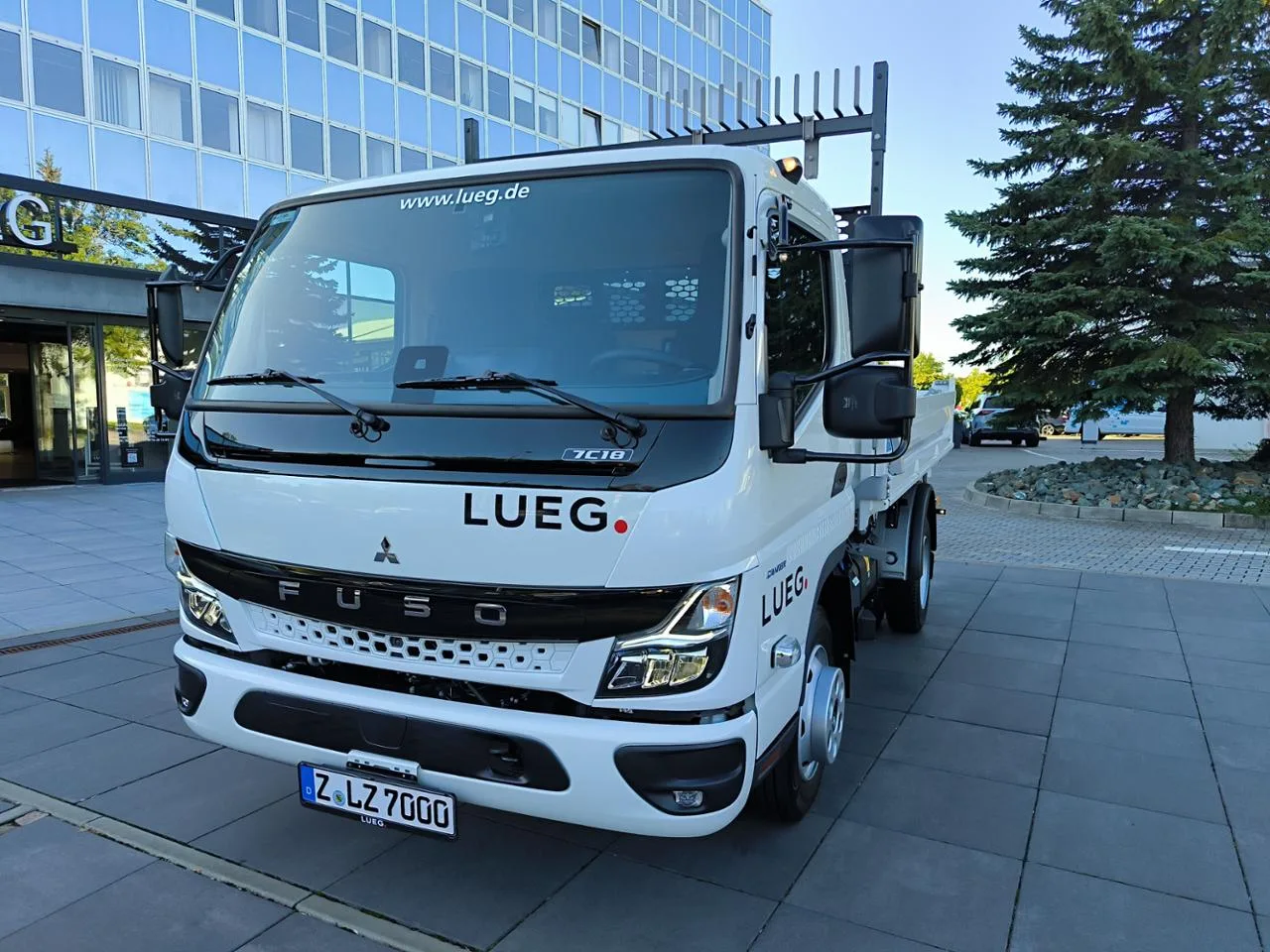 FUSO Canter 7C18 Meiller TRIGENIUS Klima - 175 PS
