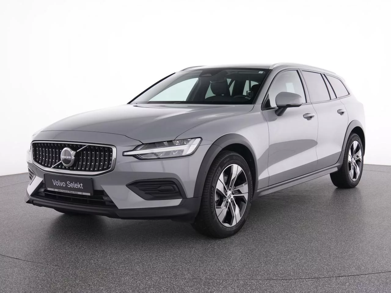 VOLVO V60 Cross Country B4 PLUS AWD Plus+WINTERPAK+RFK+ - 197 PS