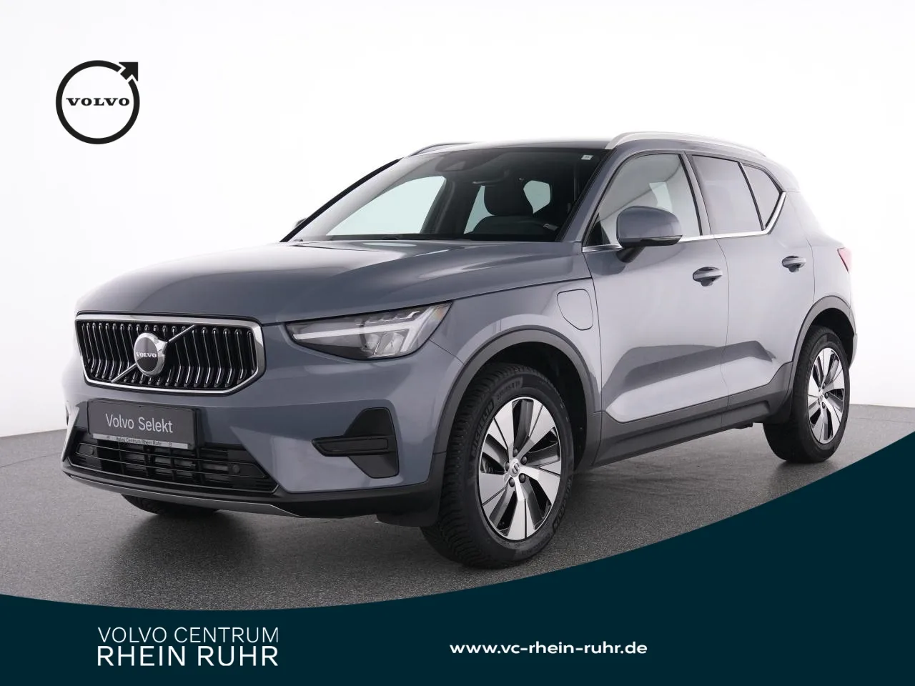 VOLVO XC40 T4 Recharge  PLUS BRIGHT WINTERPAK+CAM+MET - 211 PS