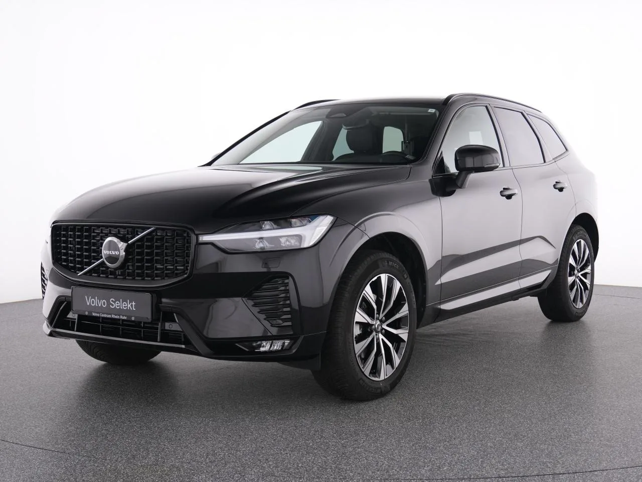 VOLVO XC60 B5 AWD PLUS DARK Plus Dark +AHK+WINTERPAK+MEMORY+RFK+ - 249 PS