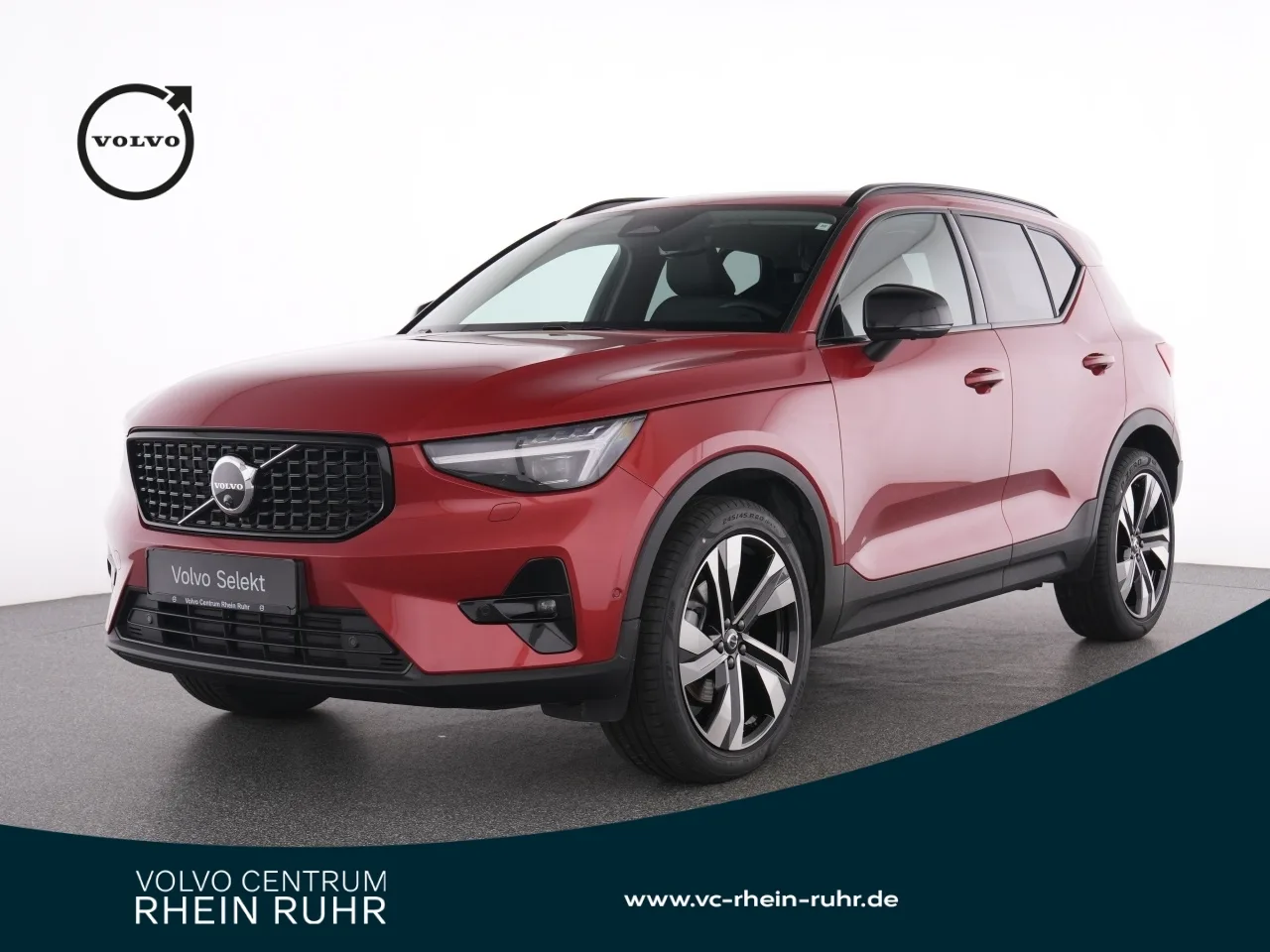 VOLVO XC40 B4 PlusDark+20+LEDER+360°+Assistenz Paket - 197 PS