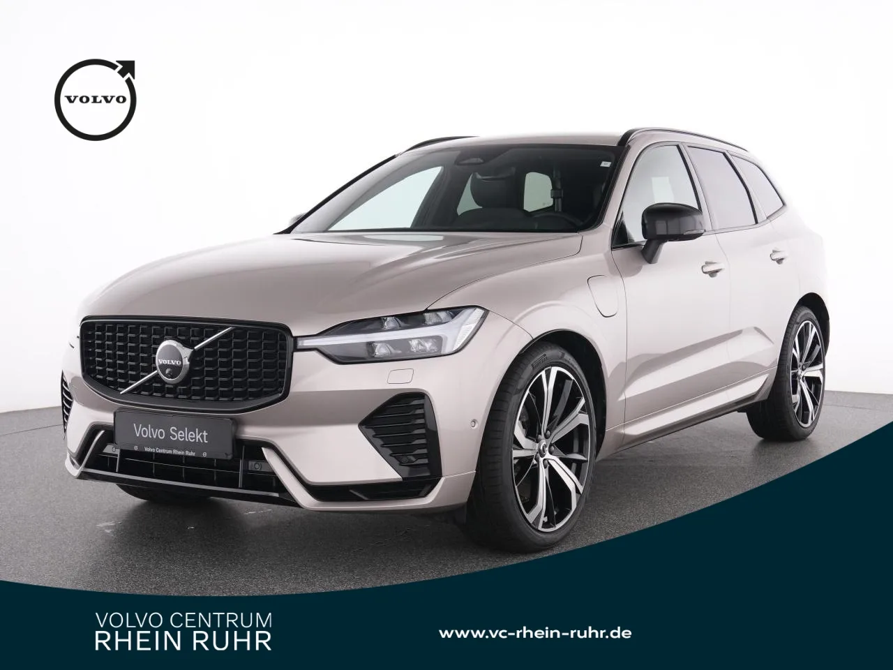 VOLVO XC60 T8 Recharge PLUS DARK AHK+360°+PANO+MET+ - 456 PS