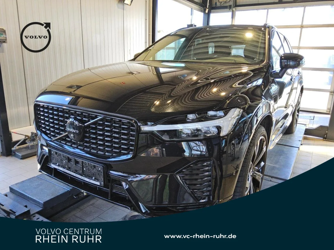 VOLVO XC60 T6 Recharge Plus Black Ed.+AHK+SHZ+360° +21 - 350 PS