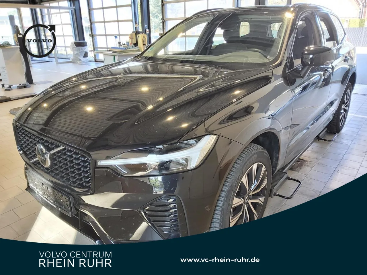 VOLVO XC60 B5 AWD Plus Dark+PANO+WINTERPAK+360°+MEMORY - 250 PS