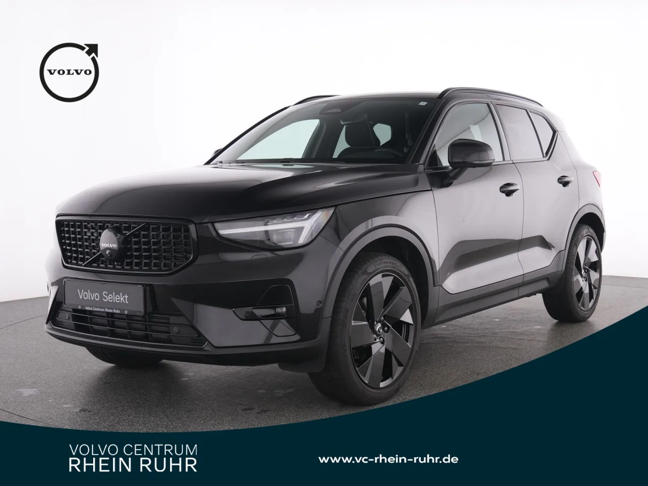 VOLVO XC40 B3 Ultra Black Edition+AHK+WINTERP+360°KAM - 163 PS