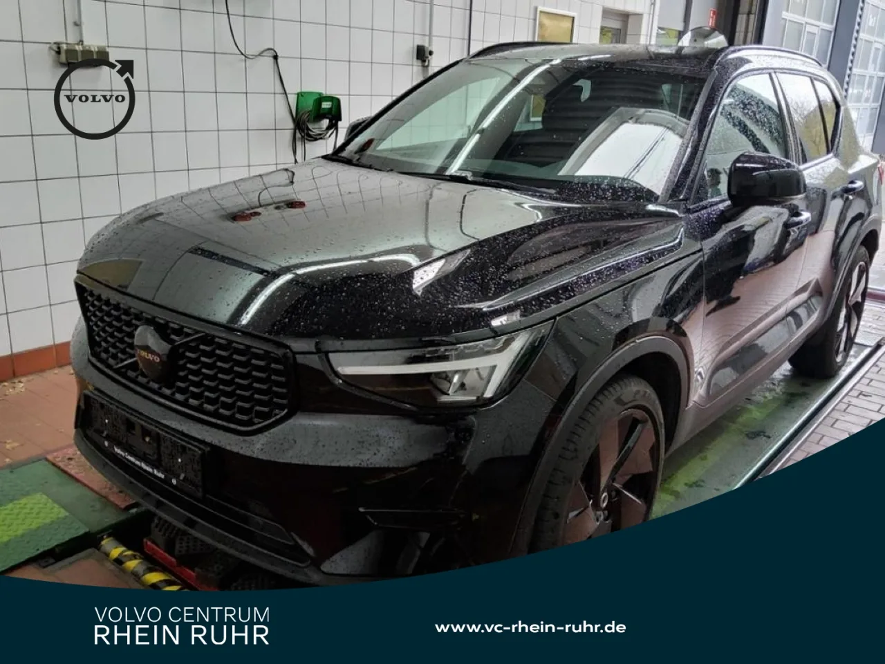 VOLVO XC40 B3  PLUS BLACK EDITION MET+WINTERPAK+MEMORY - 163 PS