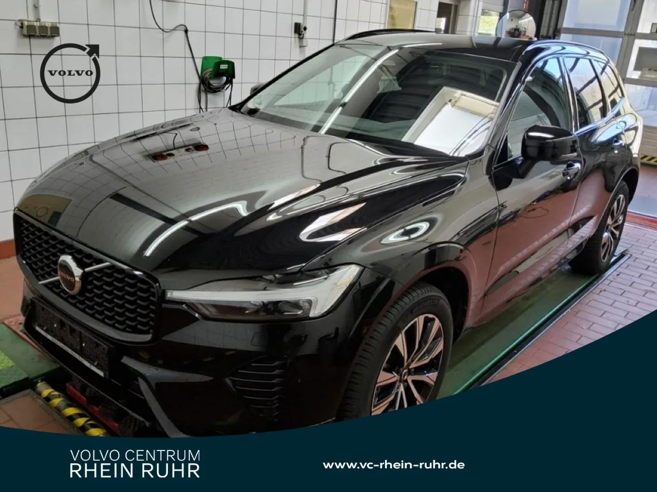 VOLVO XC60 B4 (D) AWD  PLUS DARK AHK+HKSOUND+FAP+LM19+ - 197 PS