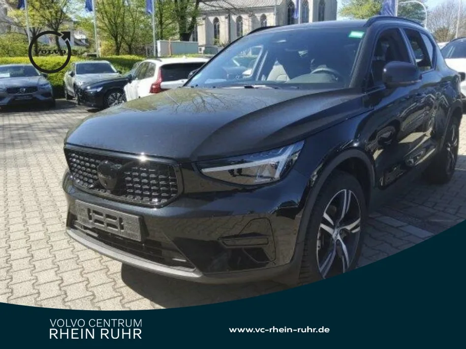 VOLVO XC40 B4 Plus Black+360°KAM+WINTERPAK+20LM+BLIS+ - 197 PS