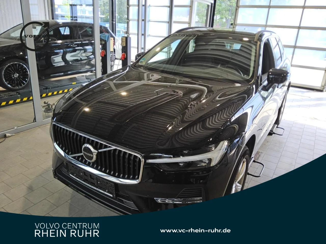 VOLVO XC60 B4 Core+WINTERPAK+RFK+LM18+DAB+NAVI+ - 197 PS