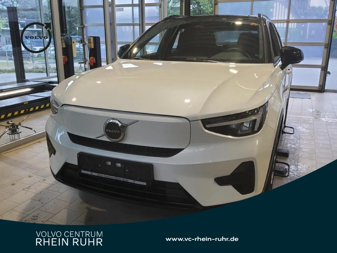 VOLVO XC40 PURE ELECTRIC CORE MET+KAMERA+NAVI+LED+LM19 - 231 PS