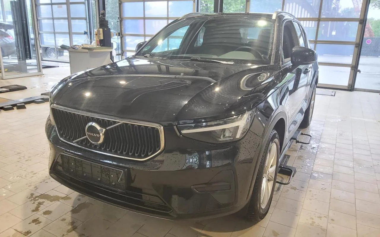 VOLVO XC40 B4  Core+WINTERPAK+RFK+LM18+KLIMA+NAVI+DAB+ - 197 PS