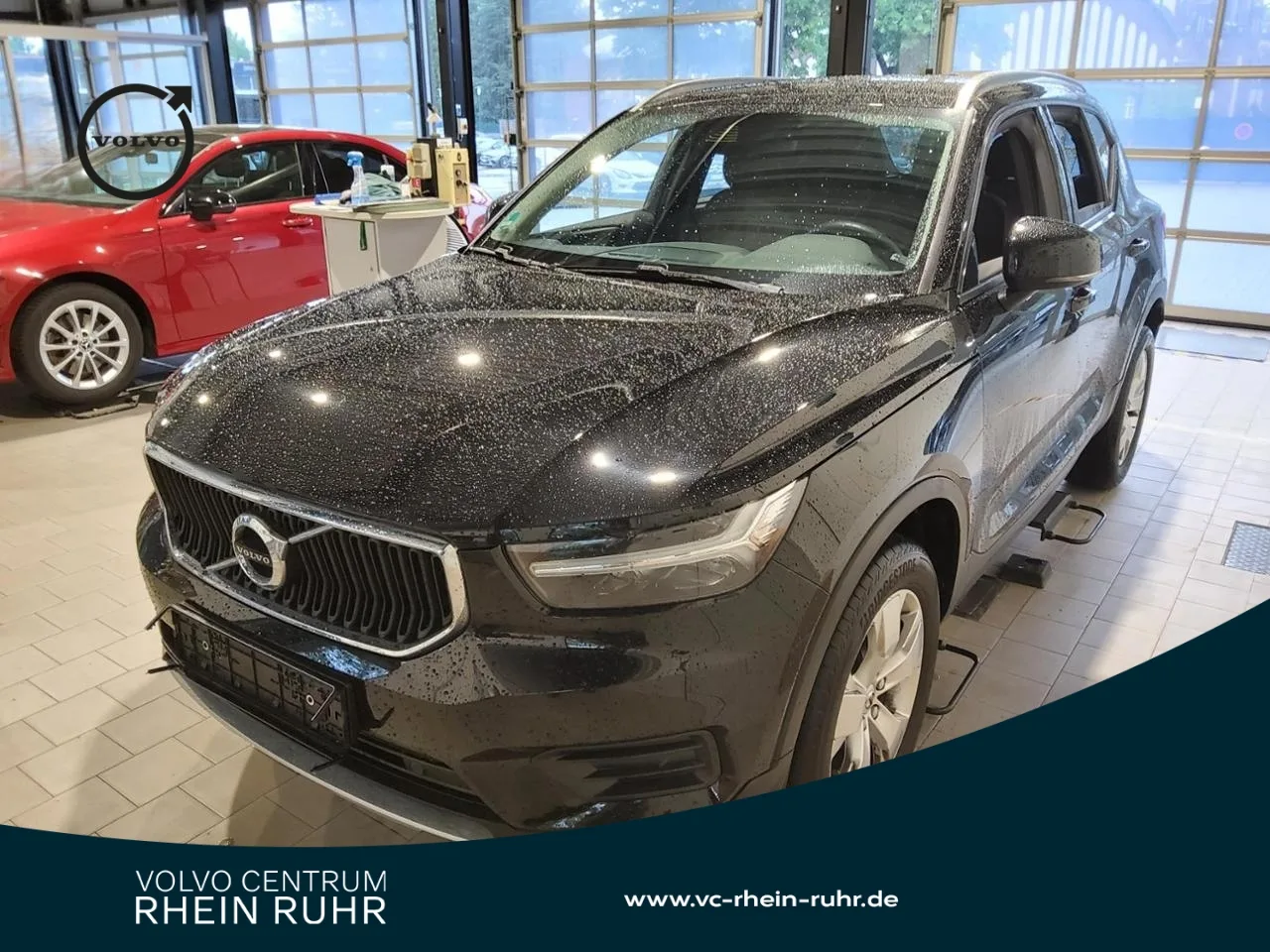 VOLVO XC40 T3  MOMENTUM AHK+KAMERA+WINTERPAK+NAVI+LM18 - 163 PS