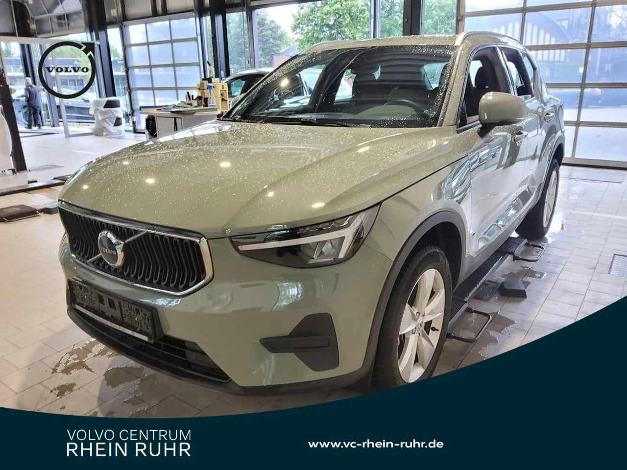 VOLVO XC40 B4 Core+WINTERPAK+RFK+LM18+NAVI+DAB+KLIMA+ - 197 PS