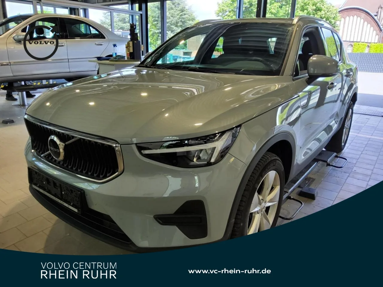 VOLVO XC40 B3 Core+WINTERPAK+RFK+LM18+NAVI+DAB+KLIMA+ - 163 PS