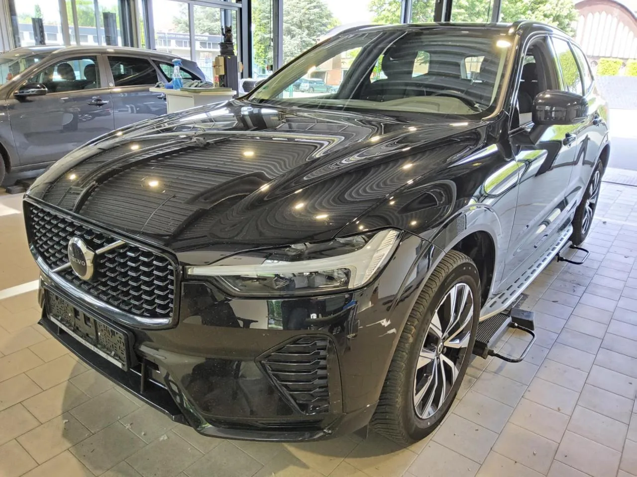 VOLVO XC60 B4 Plus Dark+WINTERPAK+AHK+MEMORY+RFK+ - 197 PS