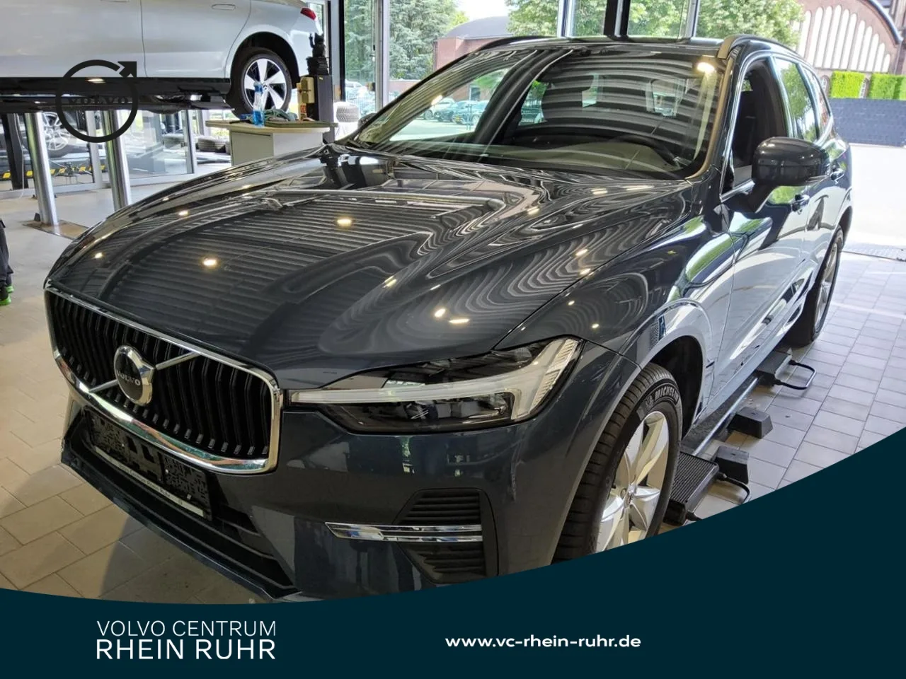 VOLVO XC60 B4  CORE AHK+MET+WINTERPAK+KAMERA+NAVI+LM18 - 197 PS