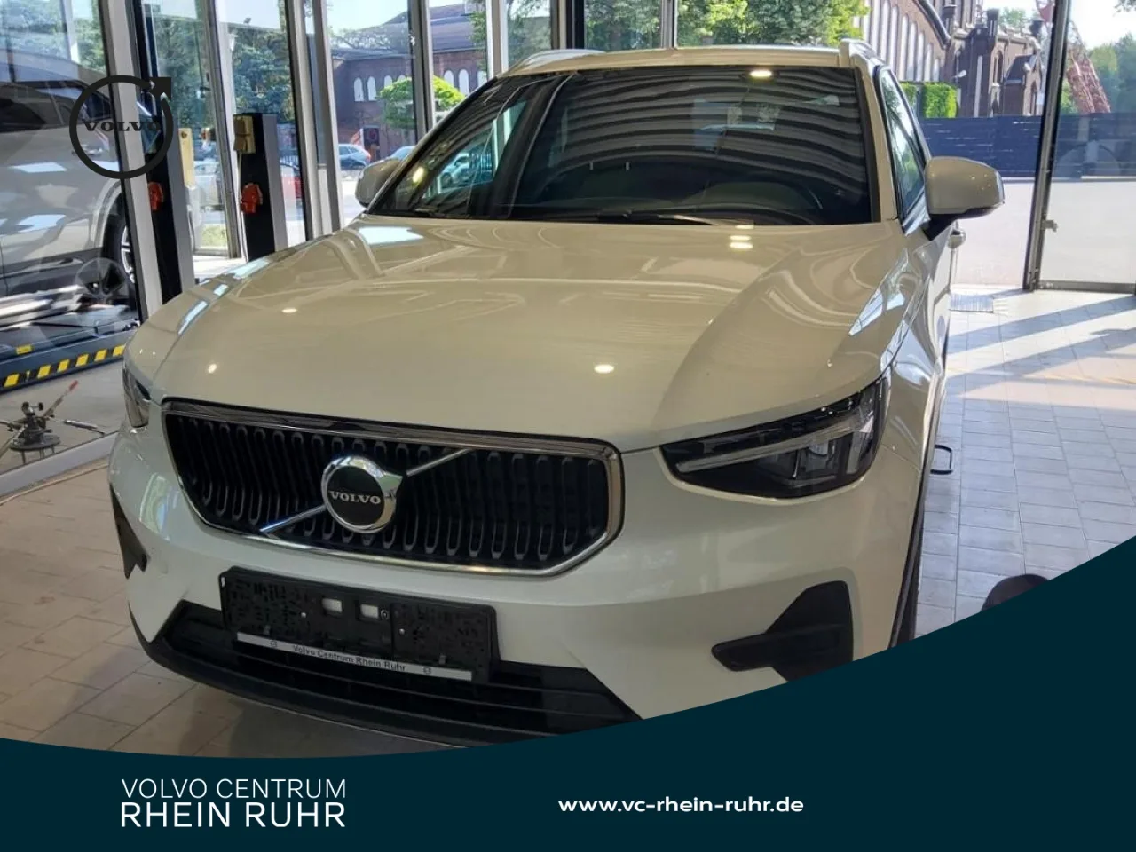 VOLVO XC40 B3  CORE WINTERPAK+MET+KAMERA+NAVI+DAB+LED+ - 163 PS