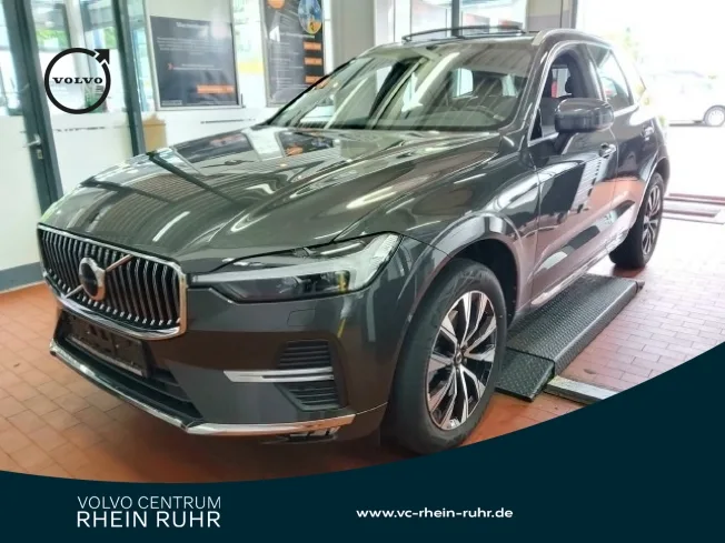 VOLVO XC60 B4 Plus Bright+LICHTPA+HA&KA+PANO+LEDER - 197 PS