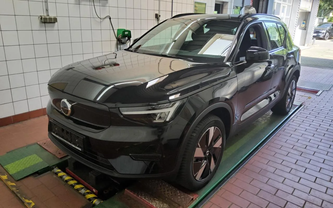 VOLVO XC40 PURE ELECTRIC Essential+RFK+DAB+ - 238 PS