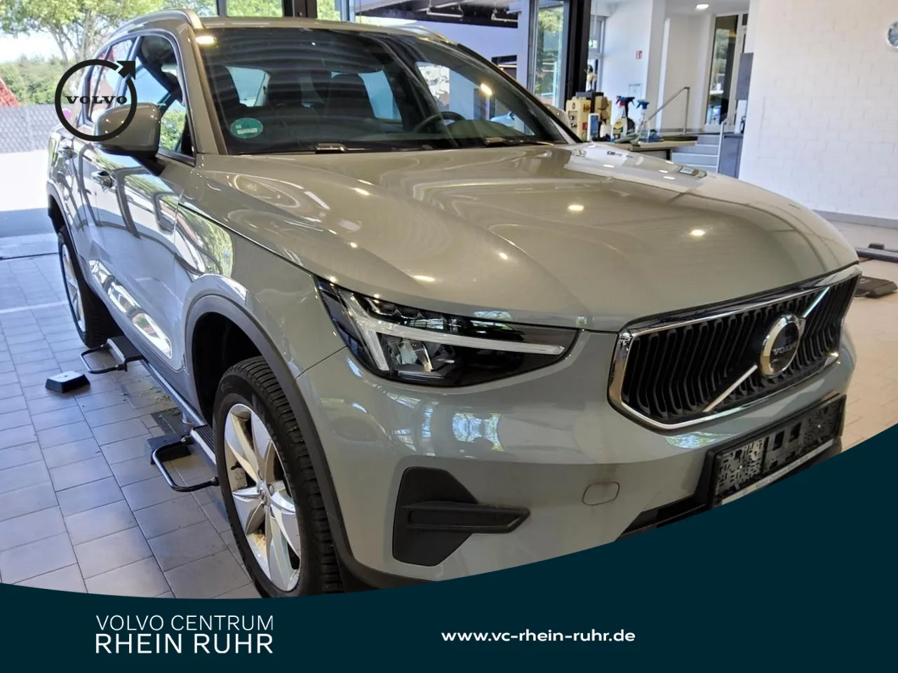 VOLVO XC40 B4 Core+RFK+WINTERPAK+DAB+NAVI+KLIMA+LM18+ - 197 PS
