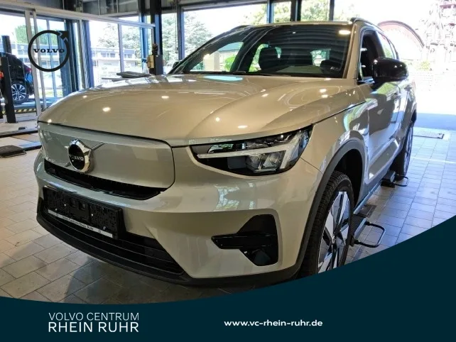VOLVO XC40 PURE ELECTRIC RWD  Core+KAM+STANDHZG+TEMPO+19+DAB - 252 PS
