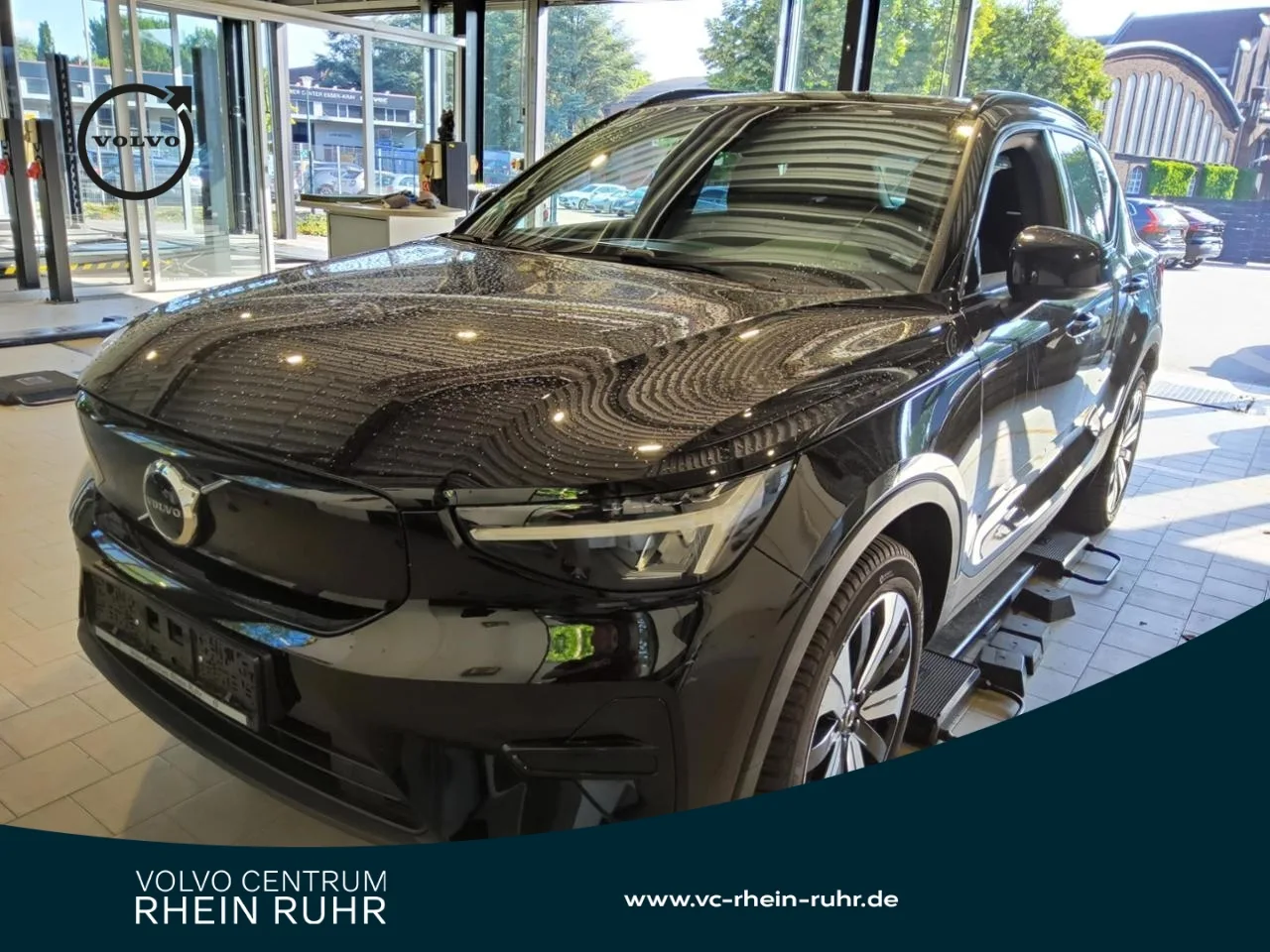 VOLVO XC40 PURE ELECTRIC  PLUS AHK+STANDHZ+KAMERA+LM19 - 231 PS