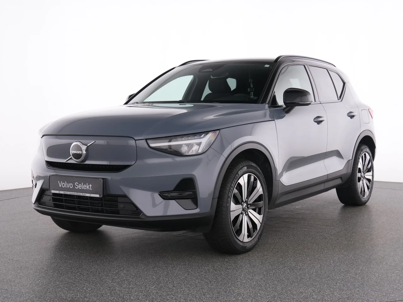 VOLVO XC40 PURE ELECTRIC  PLUS MET+STANDHZ+KAMERA+NAVI - 231 PS
