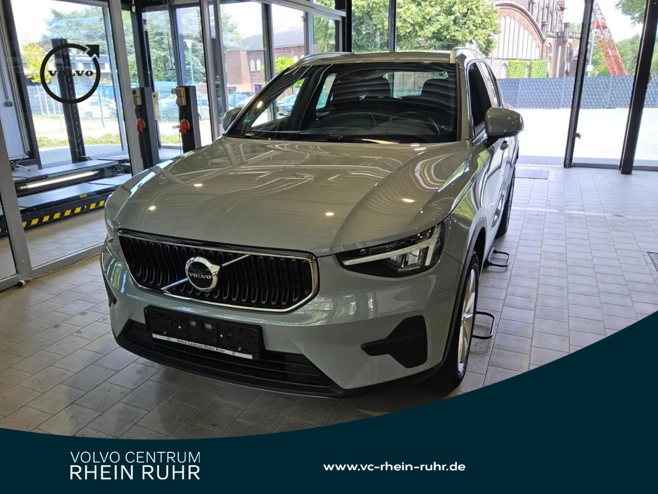 VOLVO XC40 B3  CORE WINTERPAKT+LM18+LED+NAVI+DAB+KLIMA - 163 PS