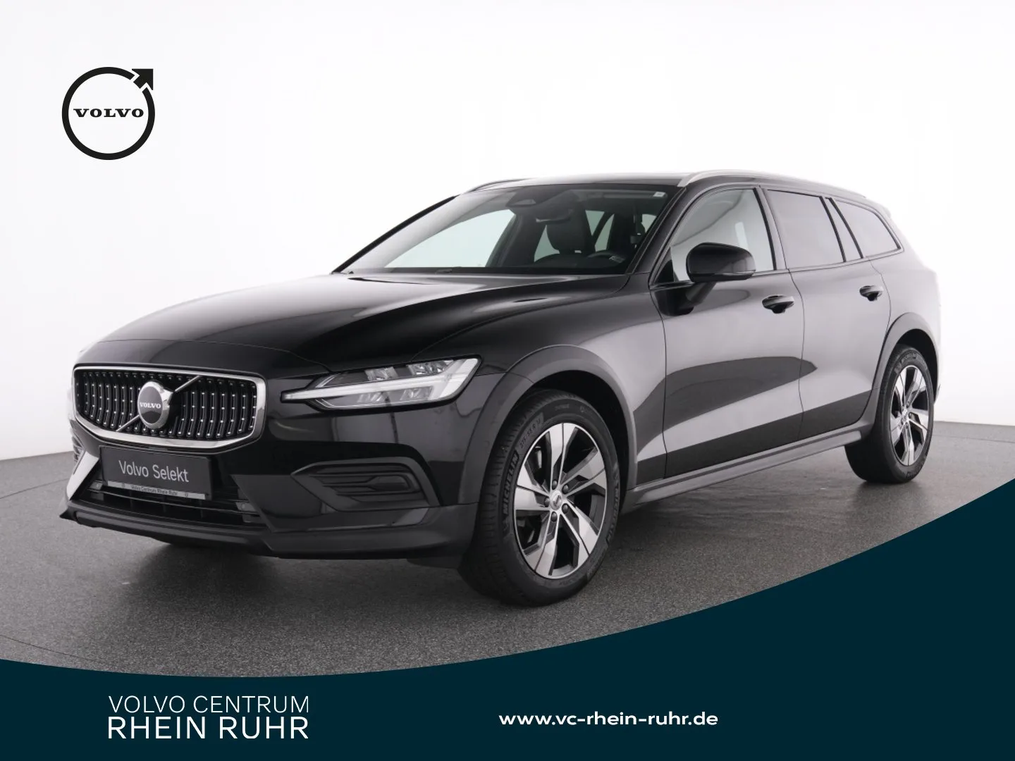 VOLVO V60 Cross Country B4 PLUS PANO+HKSOUND+ - 197 PS