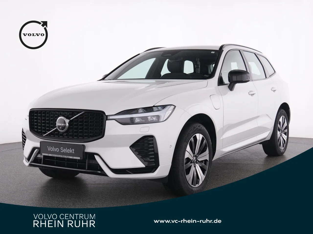 VOLVO XC60 T6 Recharge PLUS DARK AHK+FAP+LICHTPAK+ - 350 PS