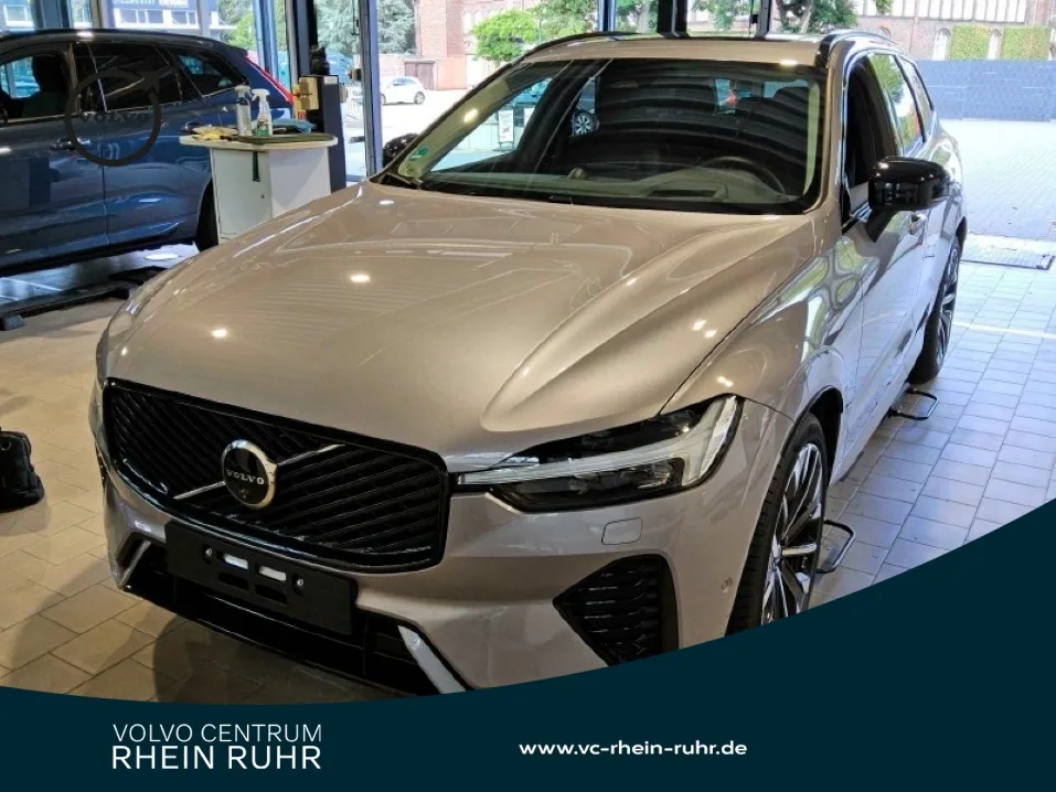 VOLVO XC60 B5 AWD Ultra Dark+360°KAM+PANO+ACC+BLIS+ - 250 PS