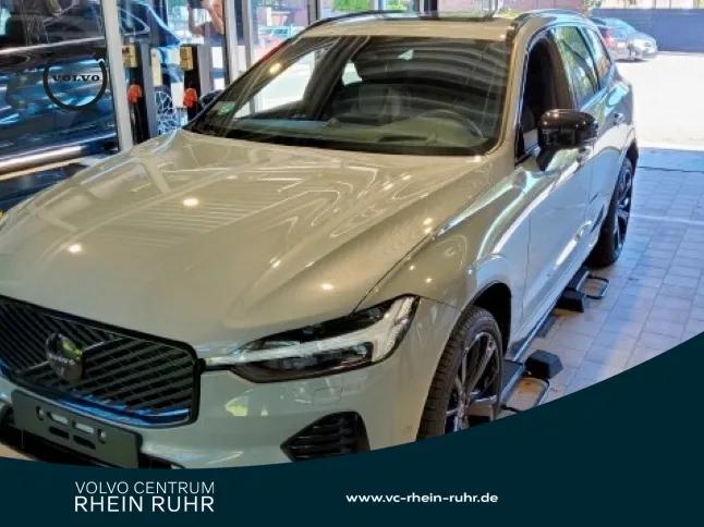 VOLVO XC60 B5 AWD Ultra Black+PANO+360°KAM+ACC+LEDER+ - 250 PS