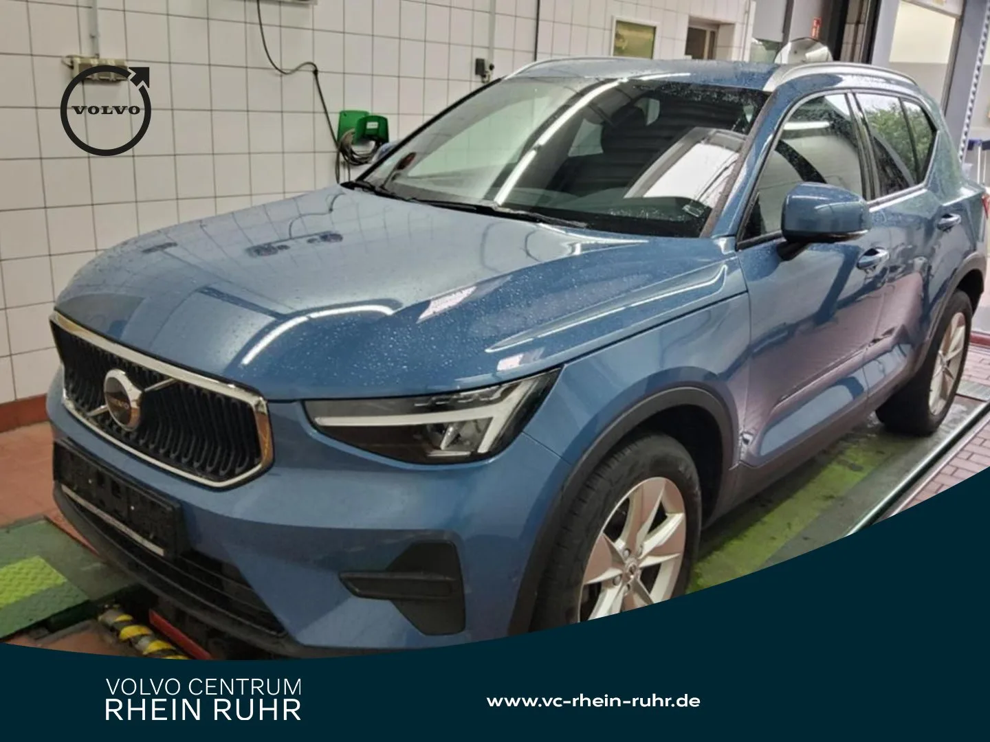 VOLVO XC40 B3  Core+FAP+MET+WINTERPAK+KAMERA+NAVI+LM18 - 163 PS