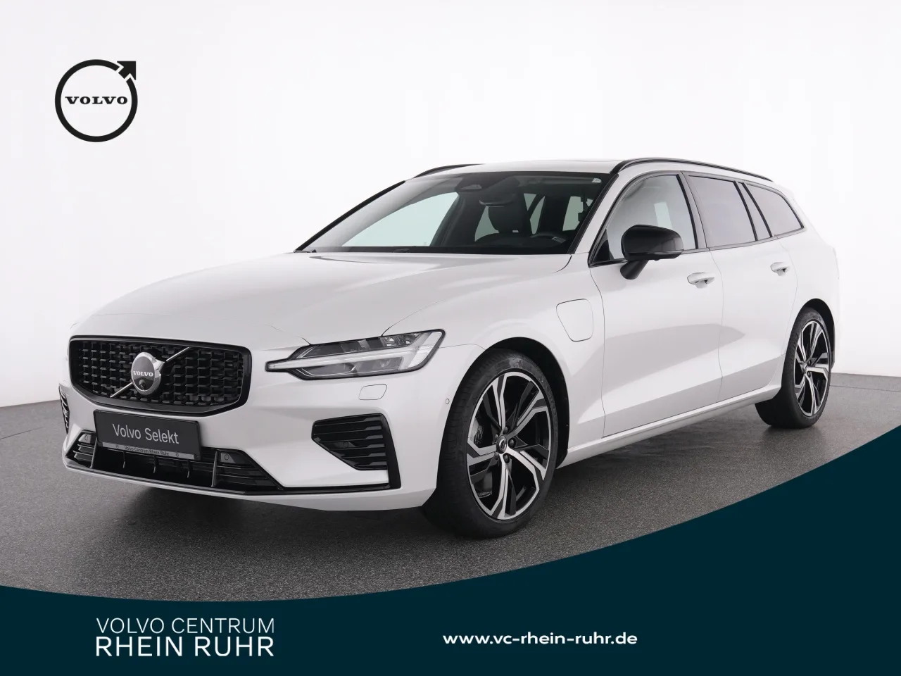 VOLVO V60 T8 Recharge Ultra Dark+360°+MET+PANO+19+ - 454 PS