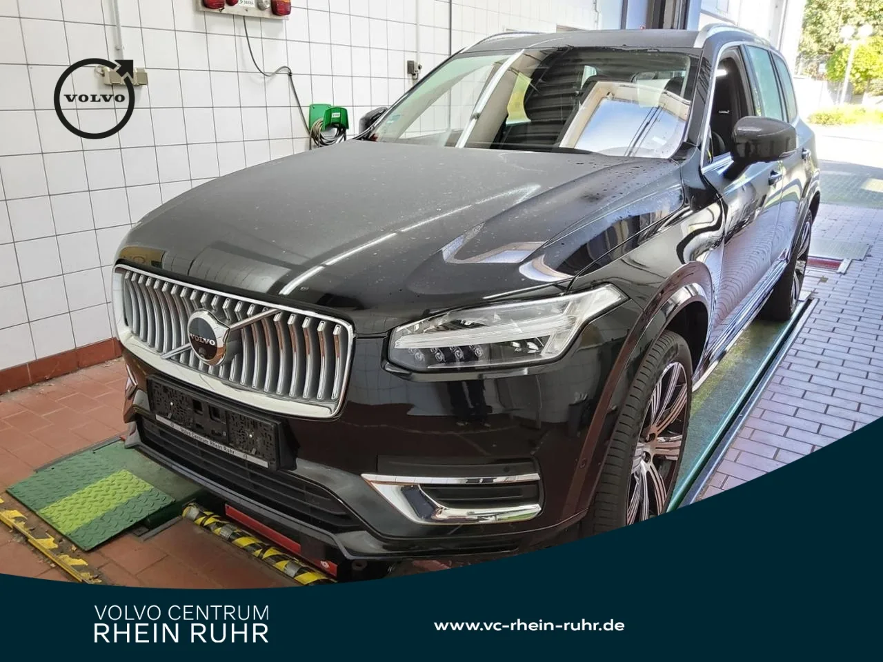 VOLVO XC90 B5 AWD  PLUS BRIGHT LM21+360°+PANO+MET+ - 235 PS