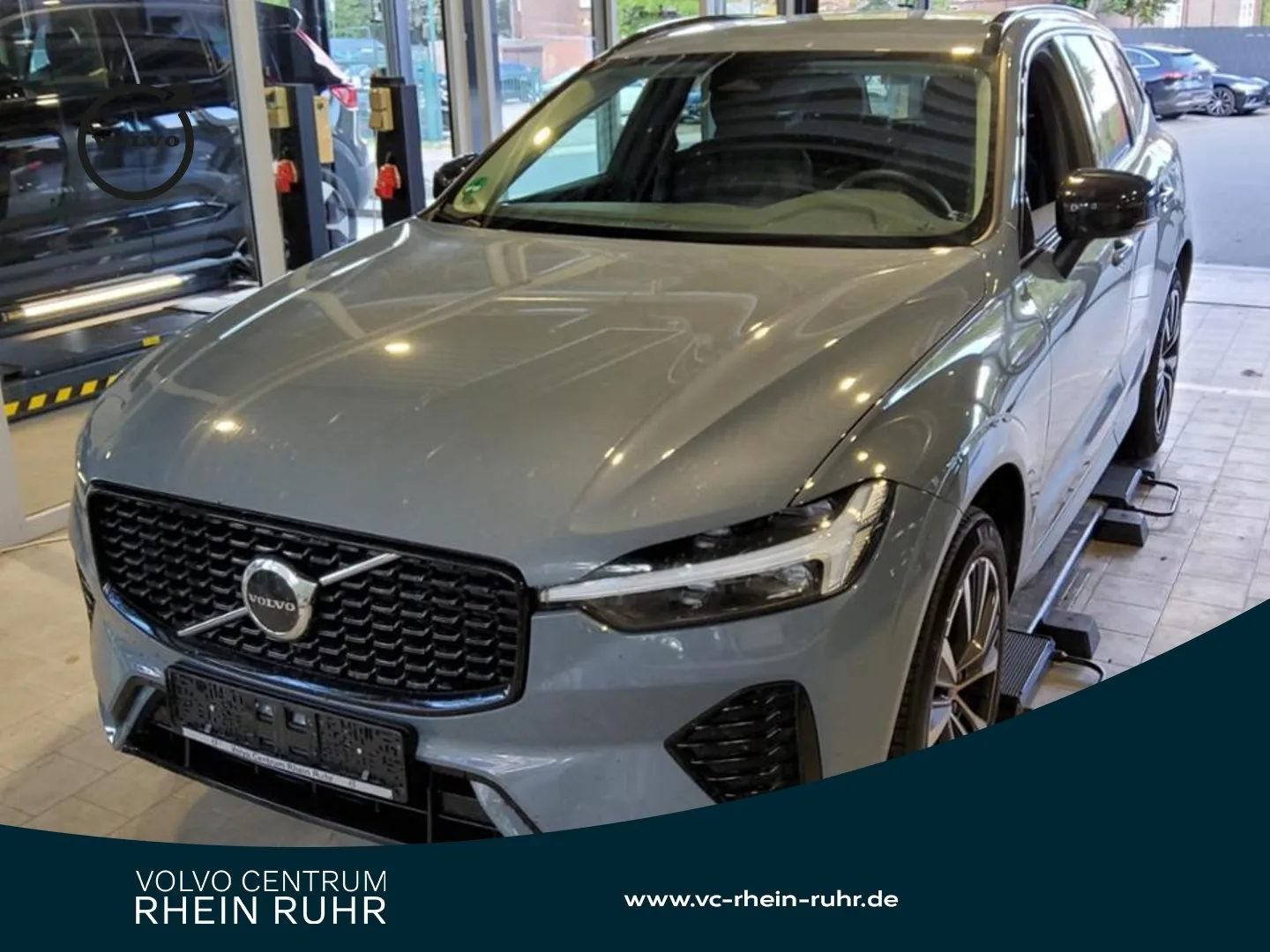 VOLVO XC60 B4  Plus Dark+AHK+FAP+LM20+MEMORY+MET+ - 197 PS